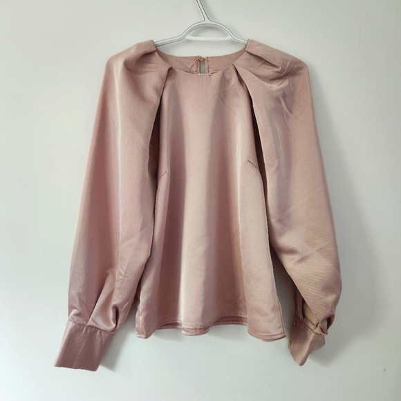 Champagne colored blouse by Vero Moda. - Picture 1 of 6